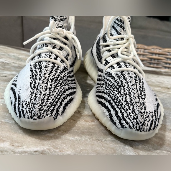 Men’s ADIDAS Yeezy Boost 350 V2 Sneakers- Size 12 - Picture 9 of 12